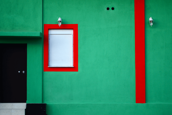 Harnessing Complementary Colours for Visible Drama