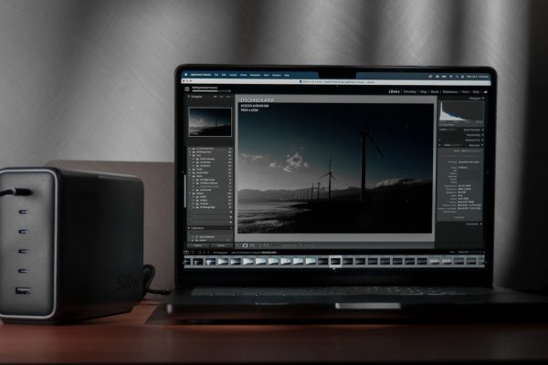 UGREEN’s New Large 500W Desktop Gan Charger Was Made to (Em)Energy Your Collaborations